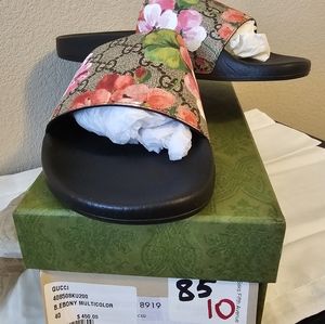 GG BLOOMS SUPREME FLORAL SLIDE SANDAL size 8.5 Price is firm!!